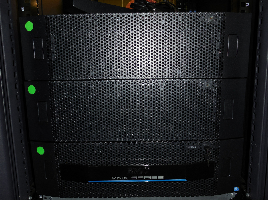 EMC VNX5500 – 9TB SAN – 15 x 600GB 15K
