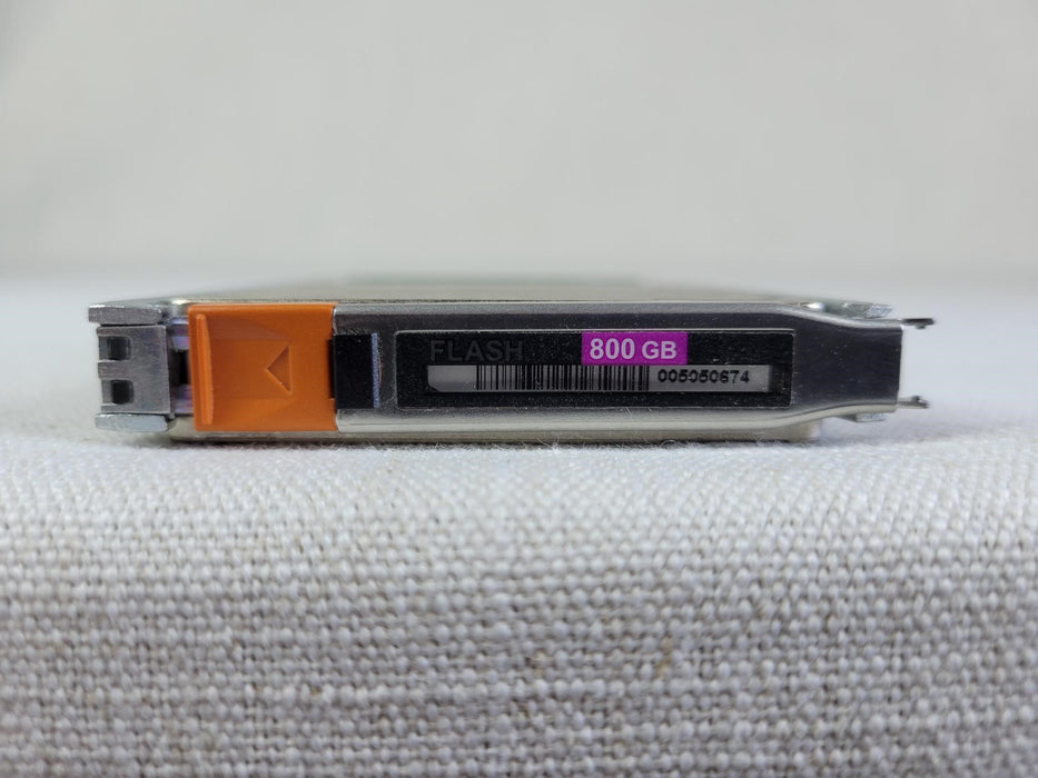 EMC XtremIO - 800GB 2.5" 6G MLC SSD – PN: 005050674
