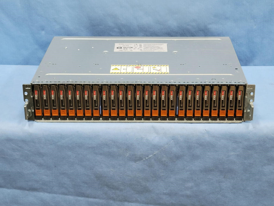 EMC VNX 2U, 25-Bay DAE with 25 x 800GB 2.5" 6G SAS SSD PN: 005051130