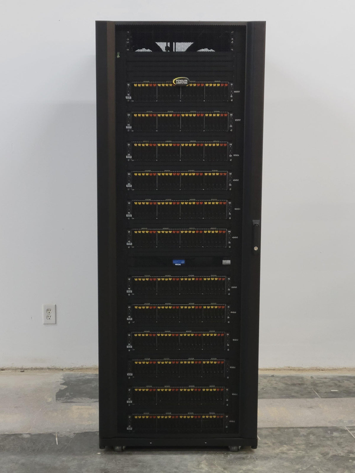Penguin Computing / Gigabyte HPC Server Rack 1920 CPU Cores 6TB RAM ...