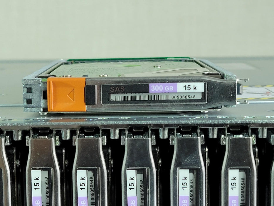 EMC VNX5600 with 2TB Flash & 140 x 300GB 15K