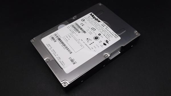 Compellent 300GB 15K FC Hard Drive and Tray 90979-02