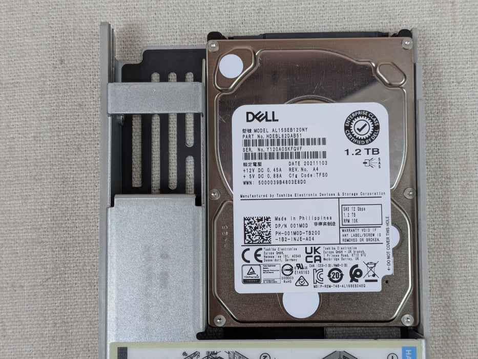 Dell 01M0D 1.2TB 10k 12Gb/s 2.5" SAS Hard Drive 3.5” Tray Toshiba AL15SEB120NY